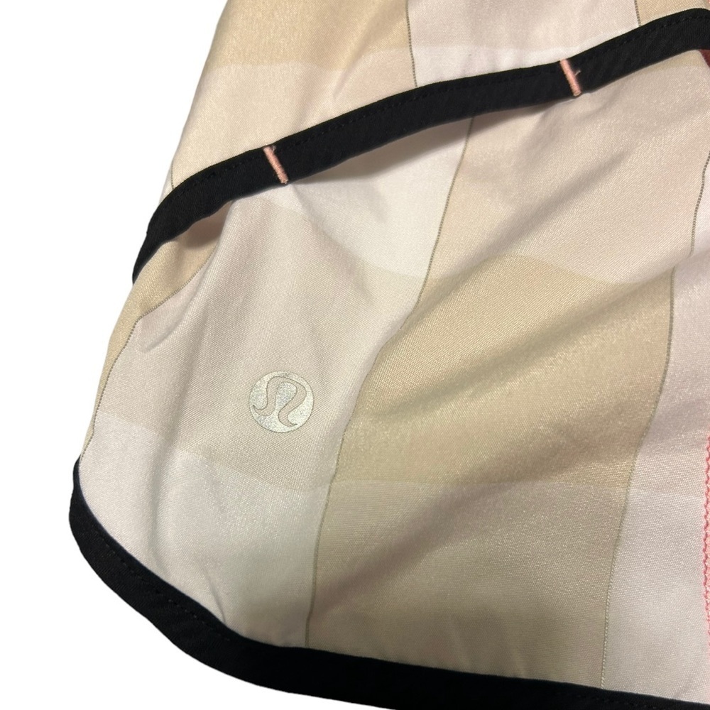 NWT Lululemon Groovy Run Shorts - Picture 9 of 11